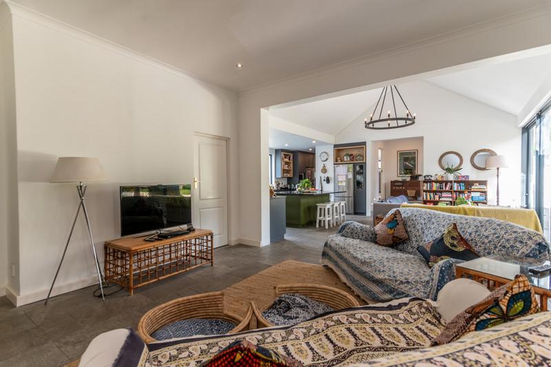 To Let 5 Bedroom Property for Rent in Zwaanswyk Western Cape